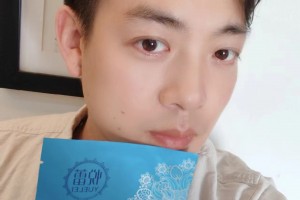 　　悦蕾冰泉焕颜蚕丝面膜：暗沉有斑肌肤的首选补水嫩白珍品