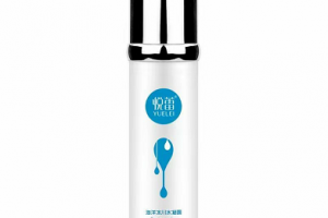 悦蕾海洋冰川水凝露：为敏感肌干燥暗沉肌肤注入新生力量