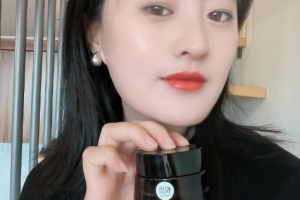 眼部护理的秘密武器——悦蕾抚纹紧致御龄眼霜