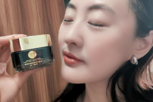 悦蕾抗皱紧致奢宠面霜：轻熟肌抗衰的璀璨之星