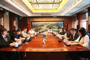 国联股份与泛华集团签订战略合作协议 