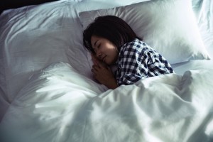 熬夜党和爸妈都该看!安眠药、褪黑素、益舒泰,2025年失眠终极方案扒皮,谁是智商税?