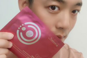 熬夜后的眼部救赎——悦蕾冻龄抗皱多效眼膜的神奇魔力